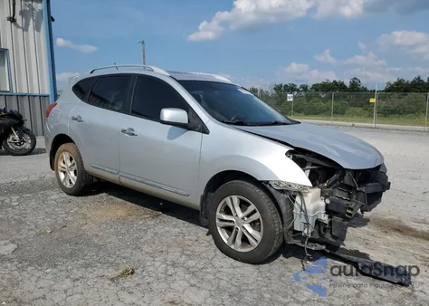 2013 Nissan Rogue S z USA, uszkodzony, nr VIN JN8AS5MV8DW656343
